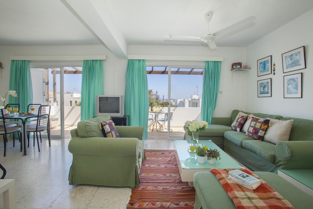 Protaras Holiday Suite Annie Екстер'єр фото