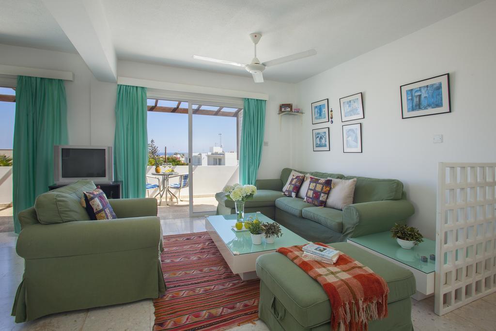 Protaras Holiday Suite Annie Екстер'єр фото